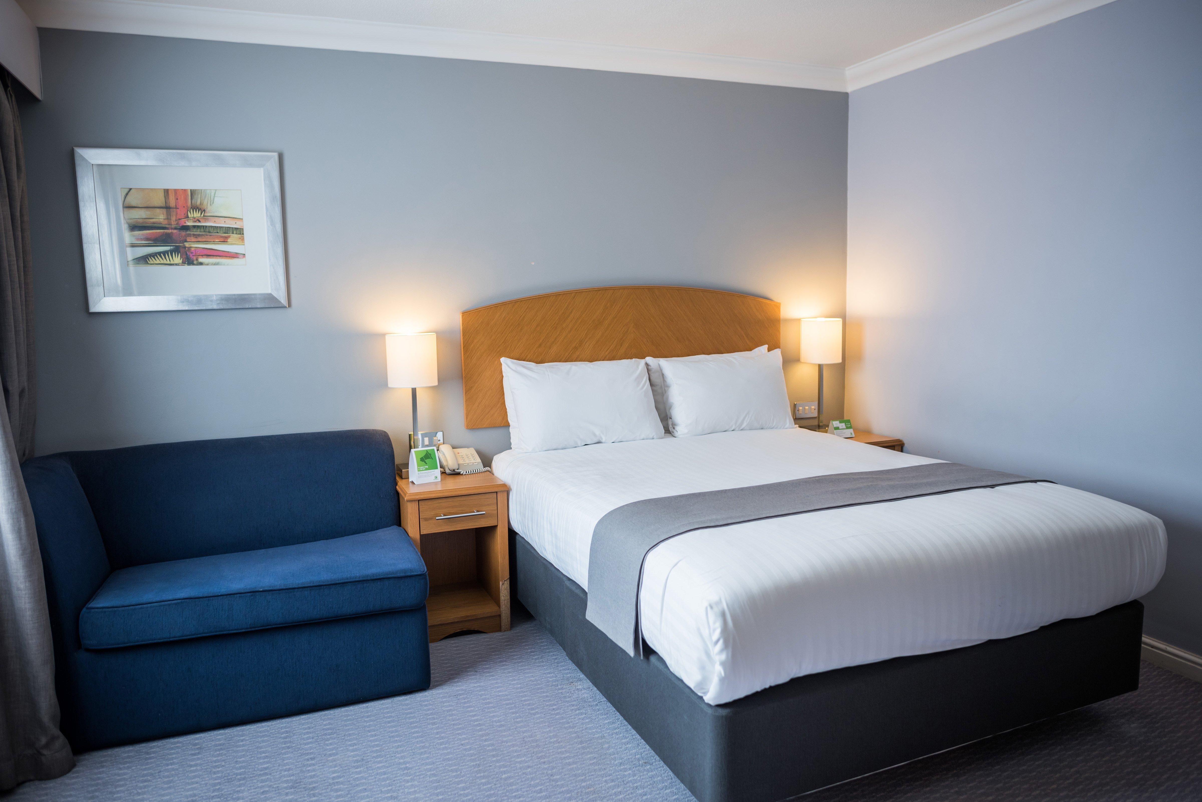 Holiday Inn Manchester West By Ihg Солфорд Экстерьер фото