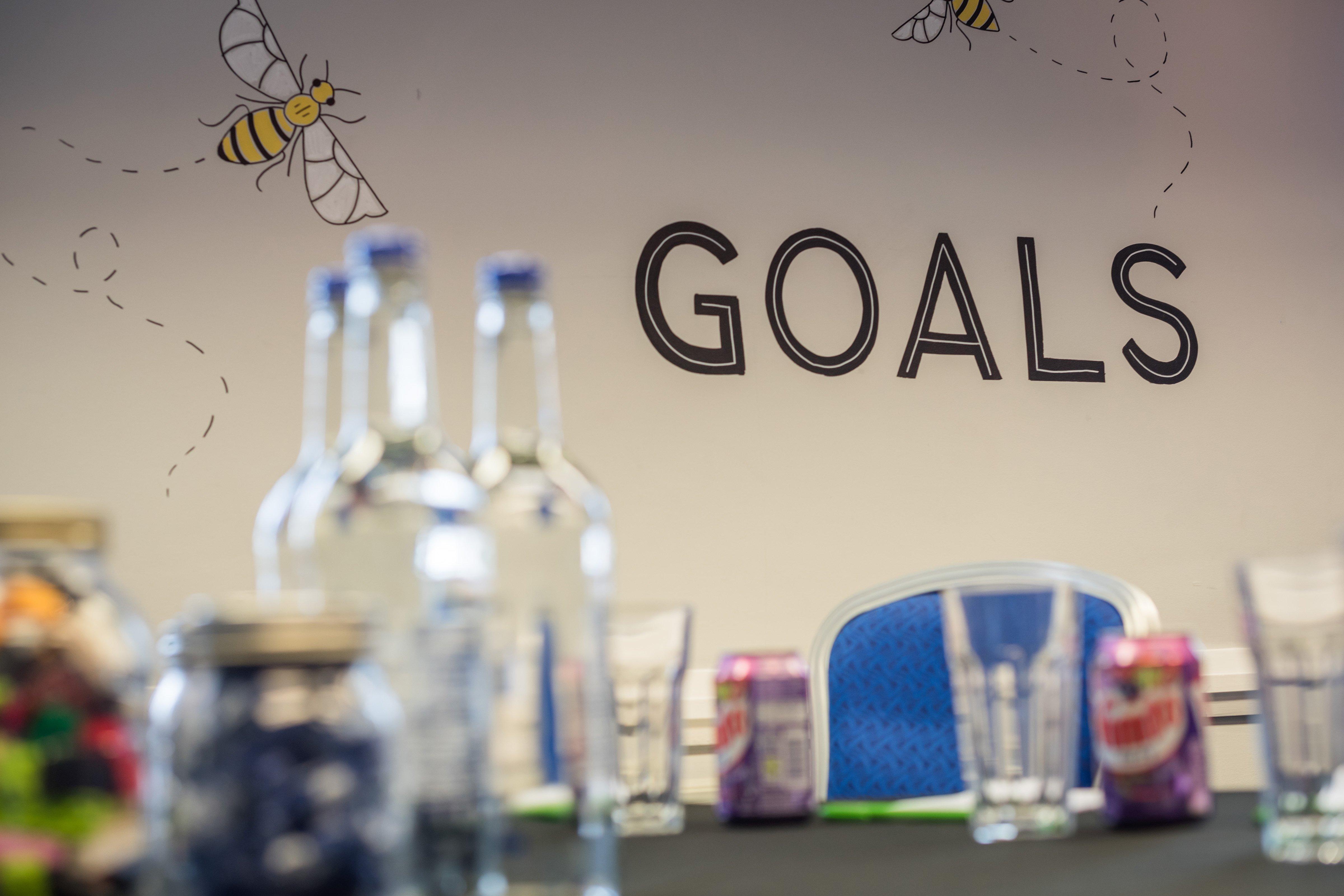 Holiday Inn Manchester West By Ihg Солфорд Экстерьер фото