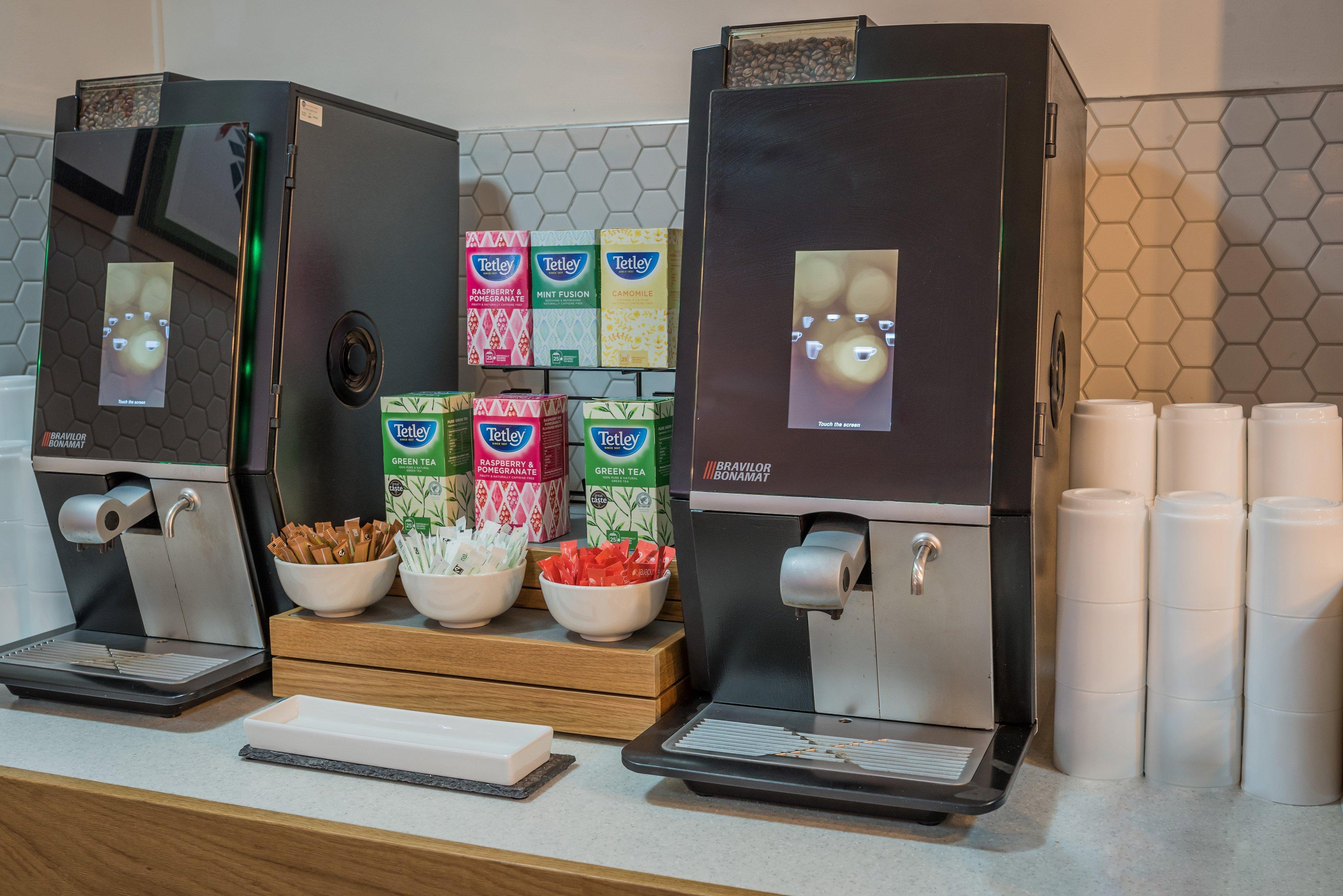 Holiday Inn Manchester West By Ihg Солфорд Экстерьер фото
