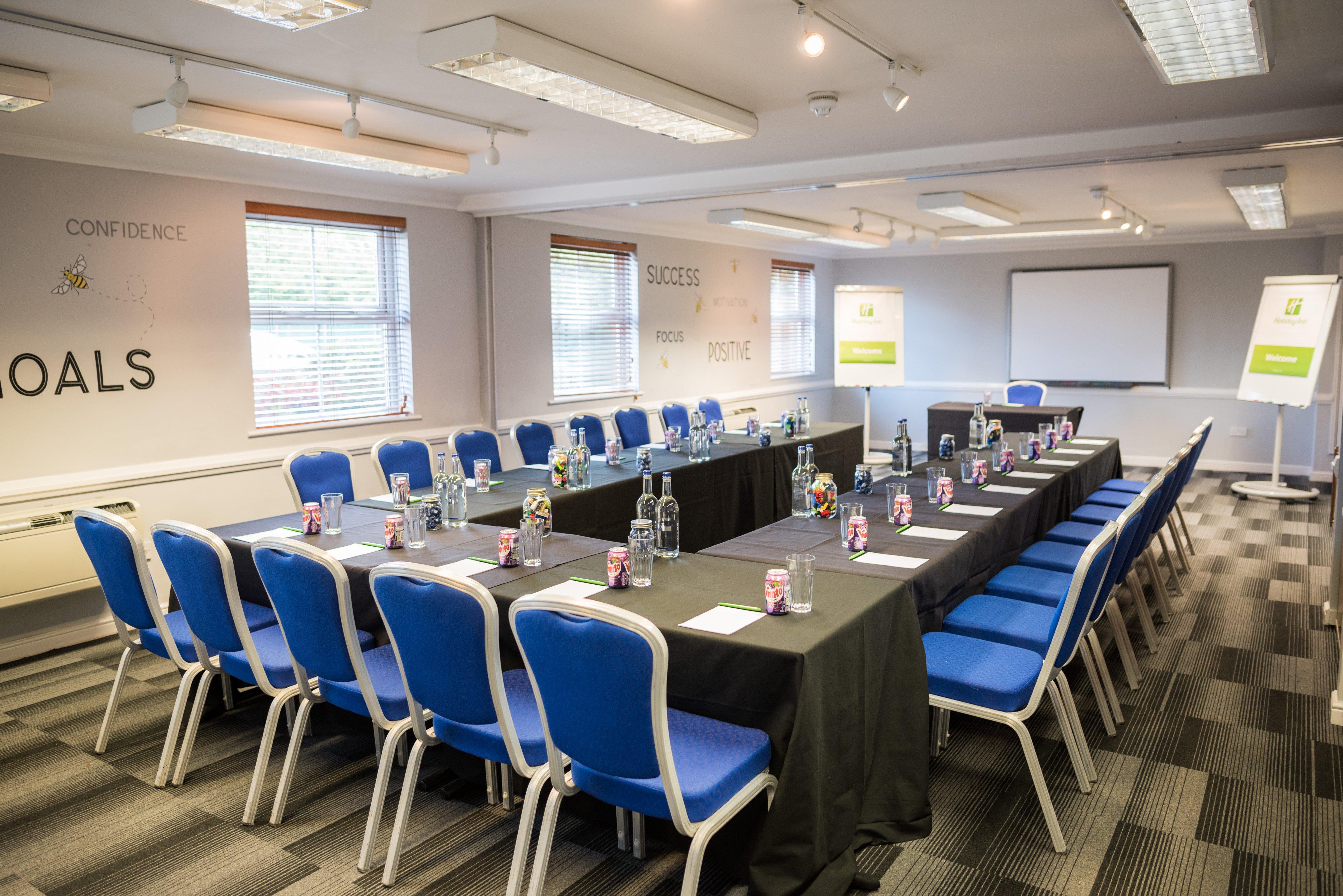 Holiday Inn Manchester West By Ihg Солфорд Экстерьер фото