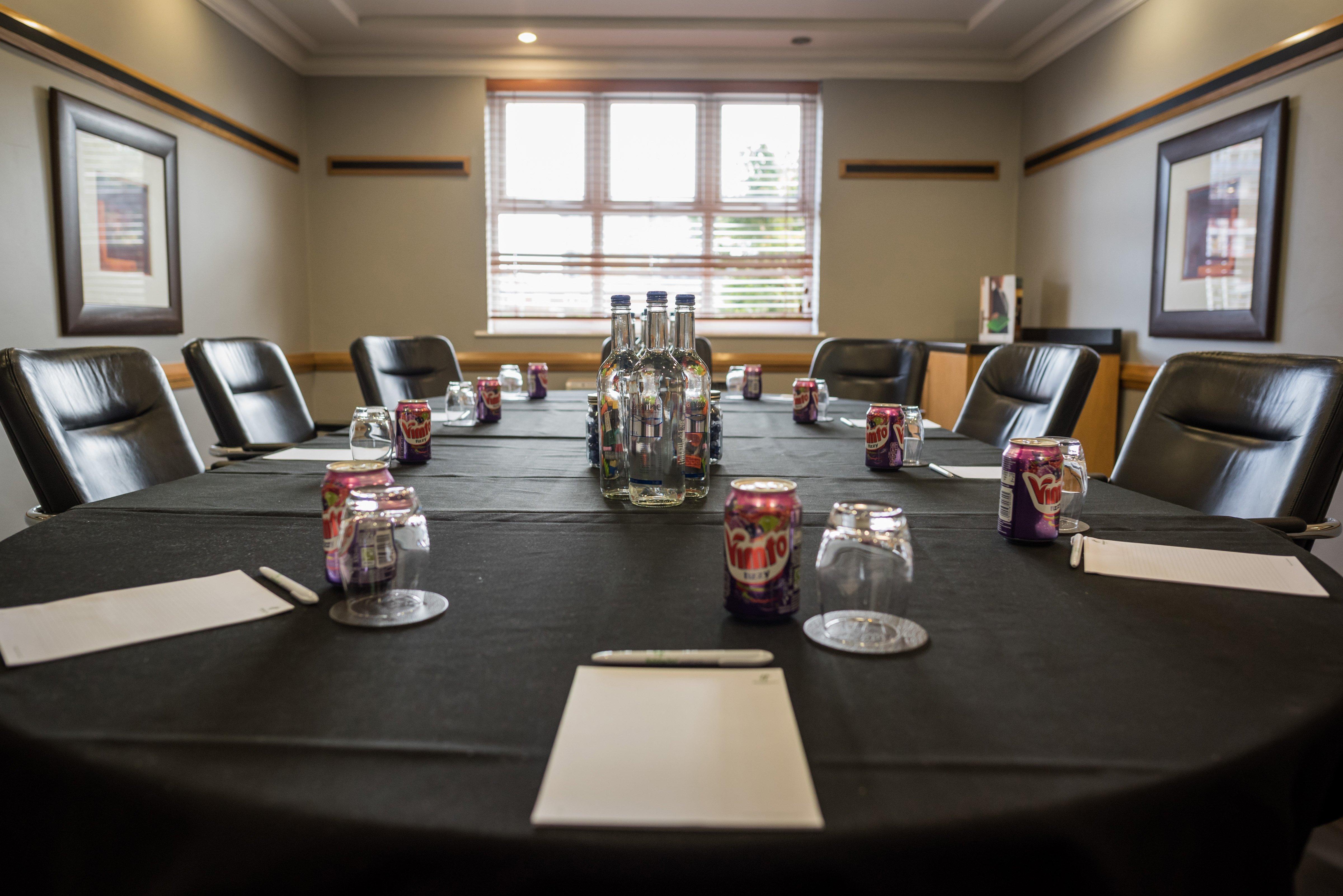 Holiday Inn Manchester West By Ihg Солфорд Экстерьер фото