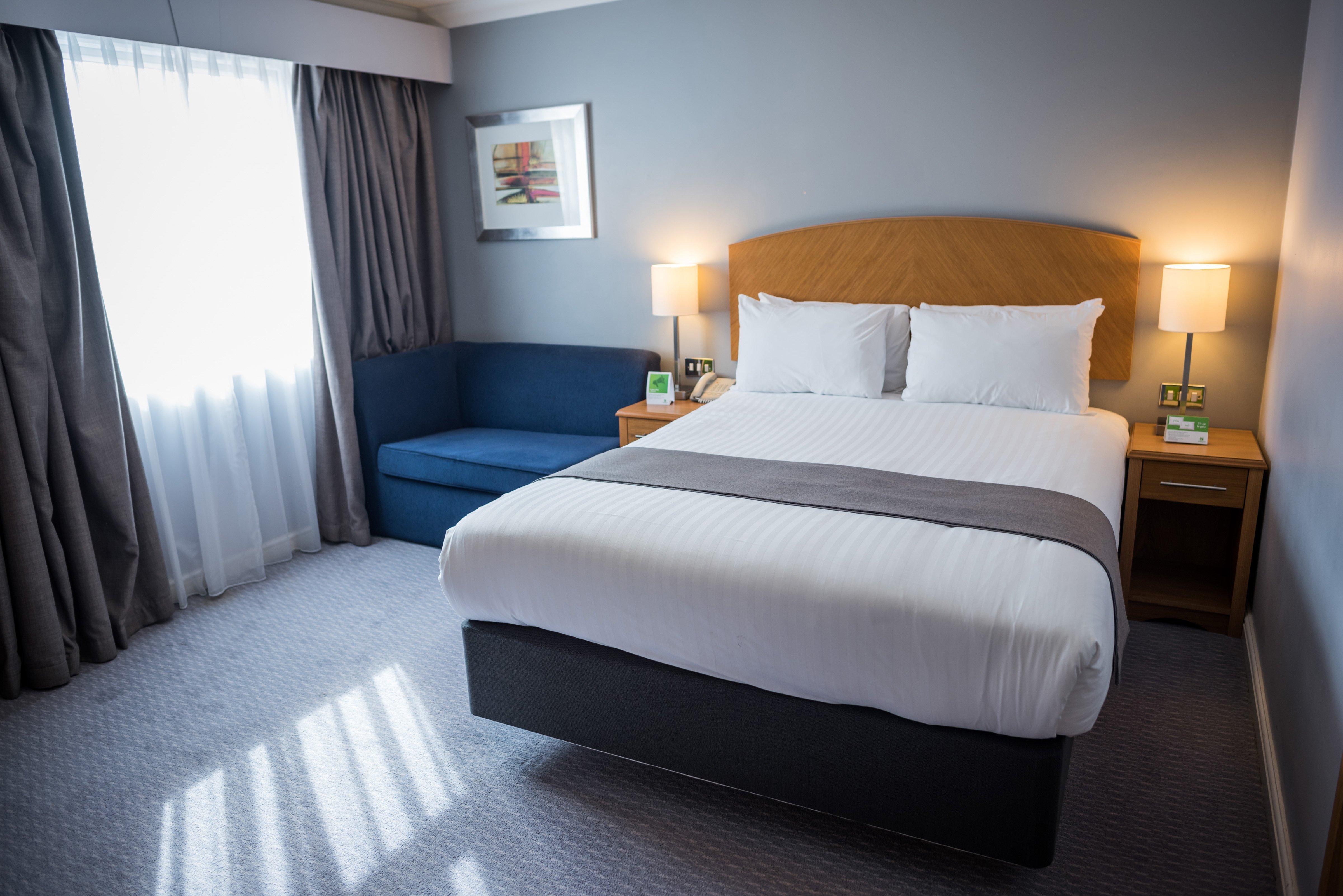 Holiday Inn Manchester West By Ihg Солфорд Экстерьер фото