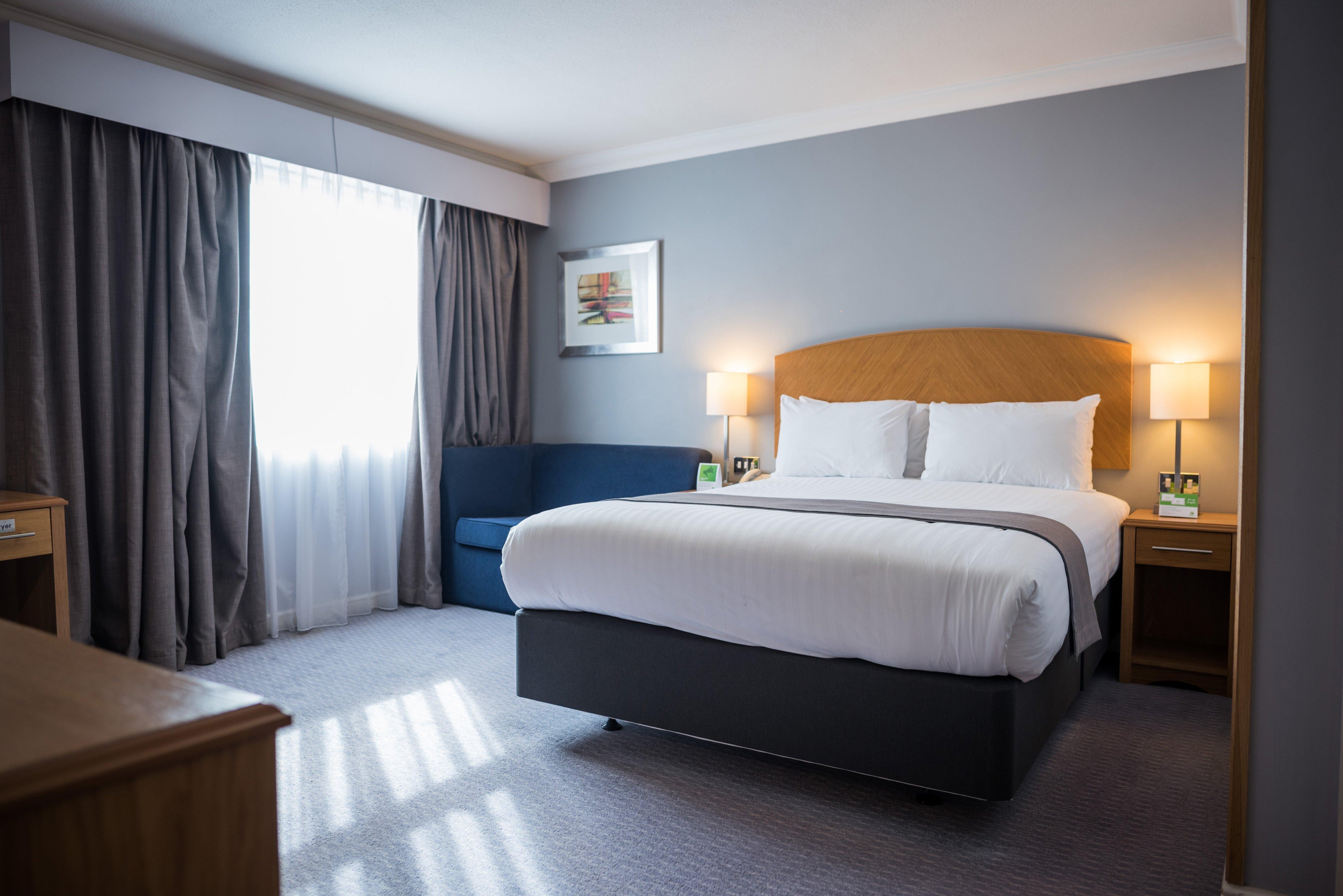 Holiday Inn Manchester West By Ihg Солфорд Экстерьер фото
