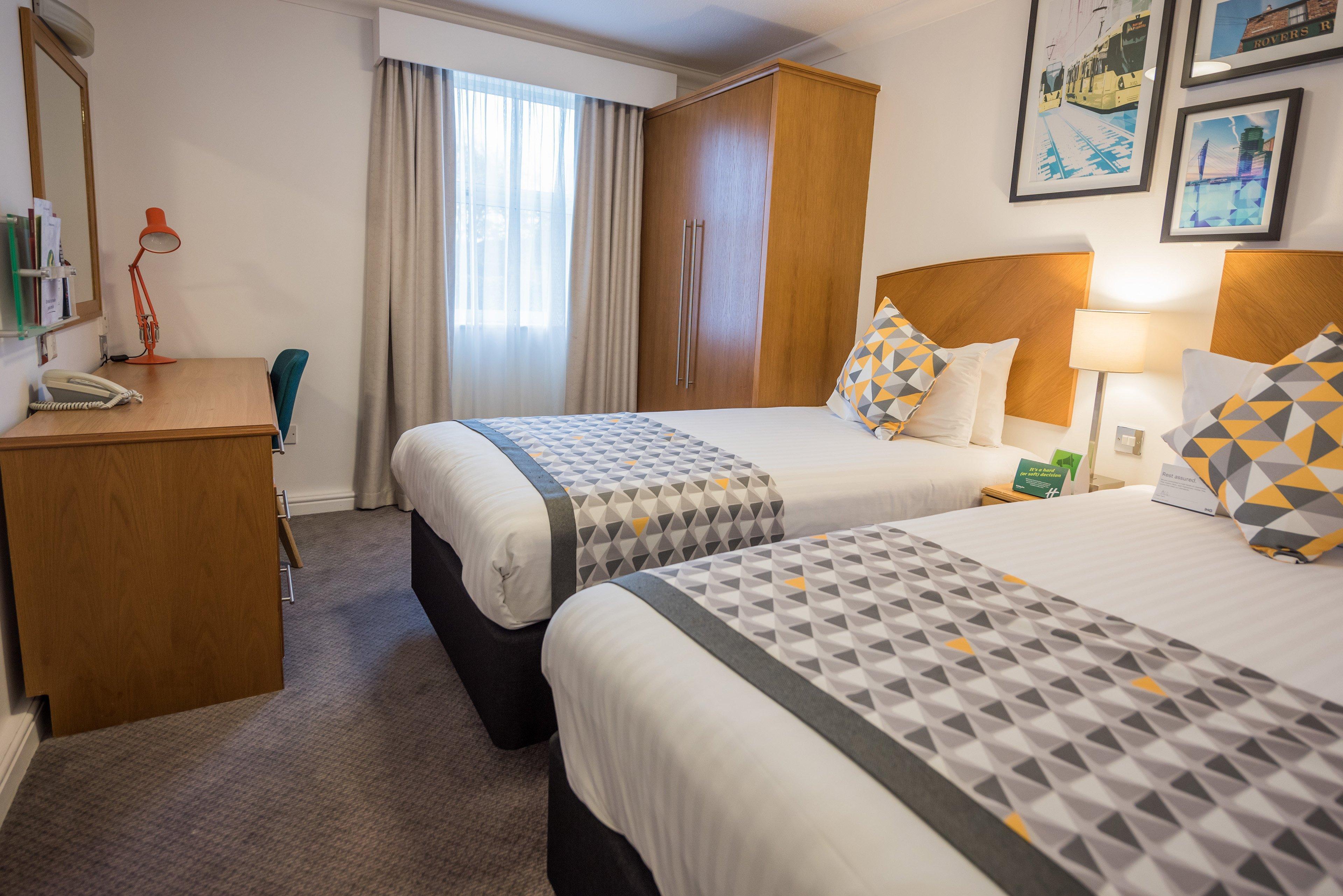Holiday Inn Manchester West By Ihg Солфорд Экстерьер фото