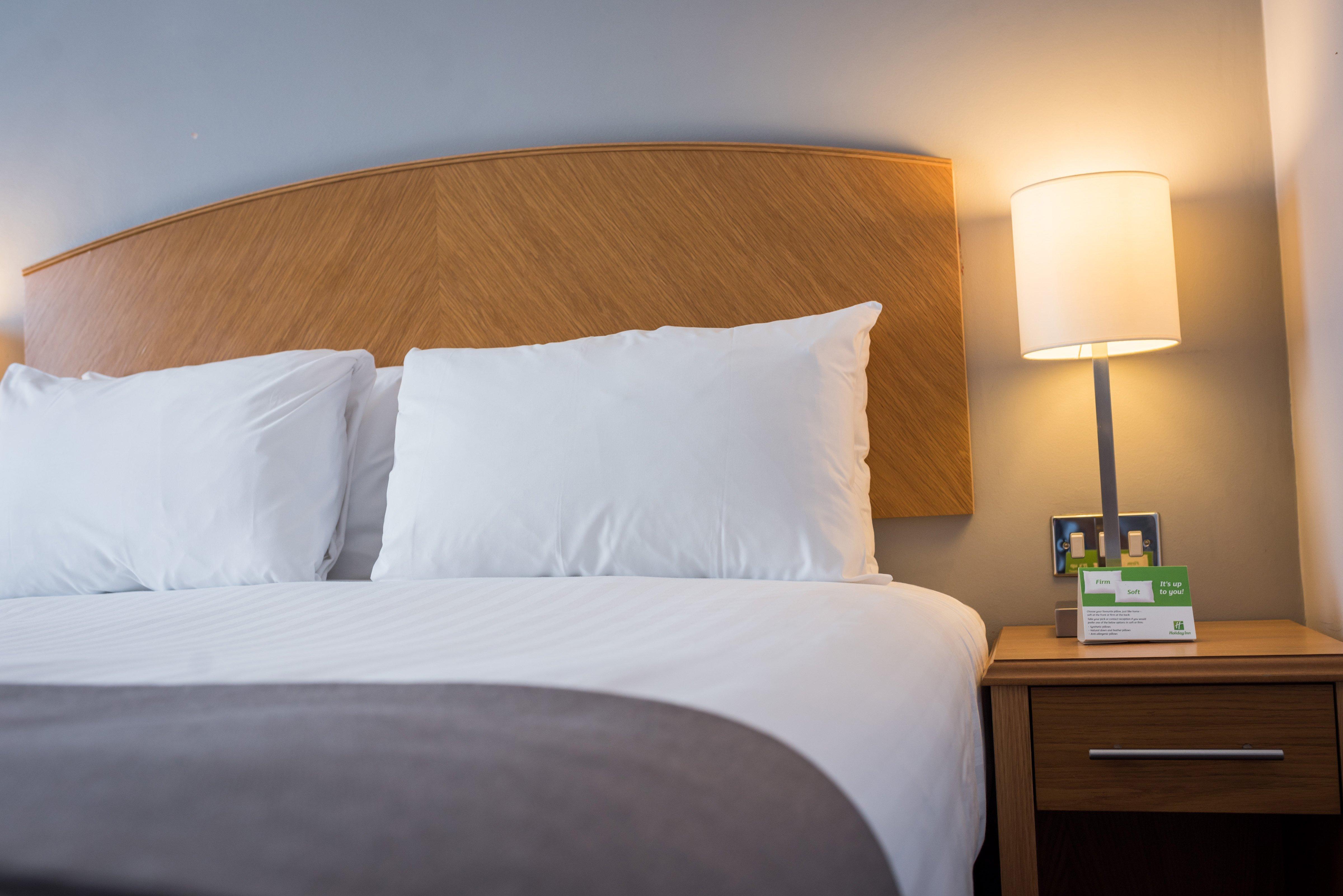 Holiday Inn Manchester West By Ihg Солфорд Экстерьер фото