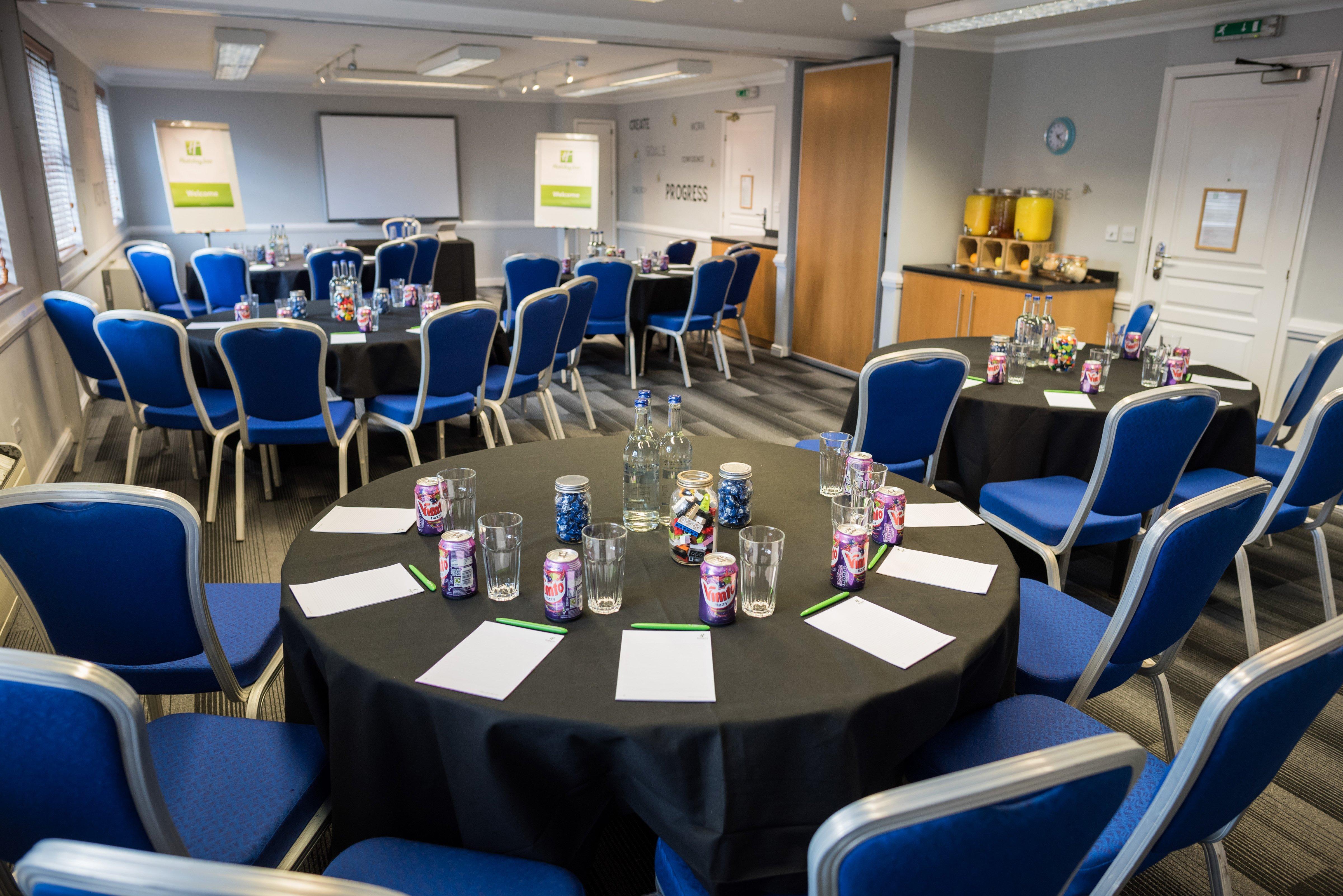Holiday Inn Manchester West By Ihg Солфорд Экстерьер фото