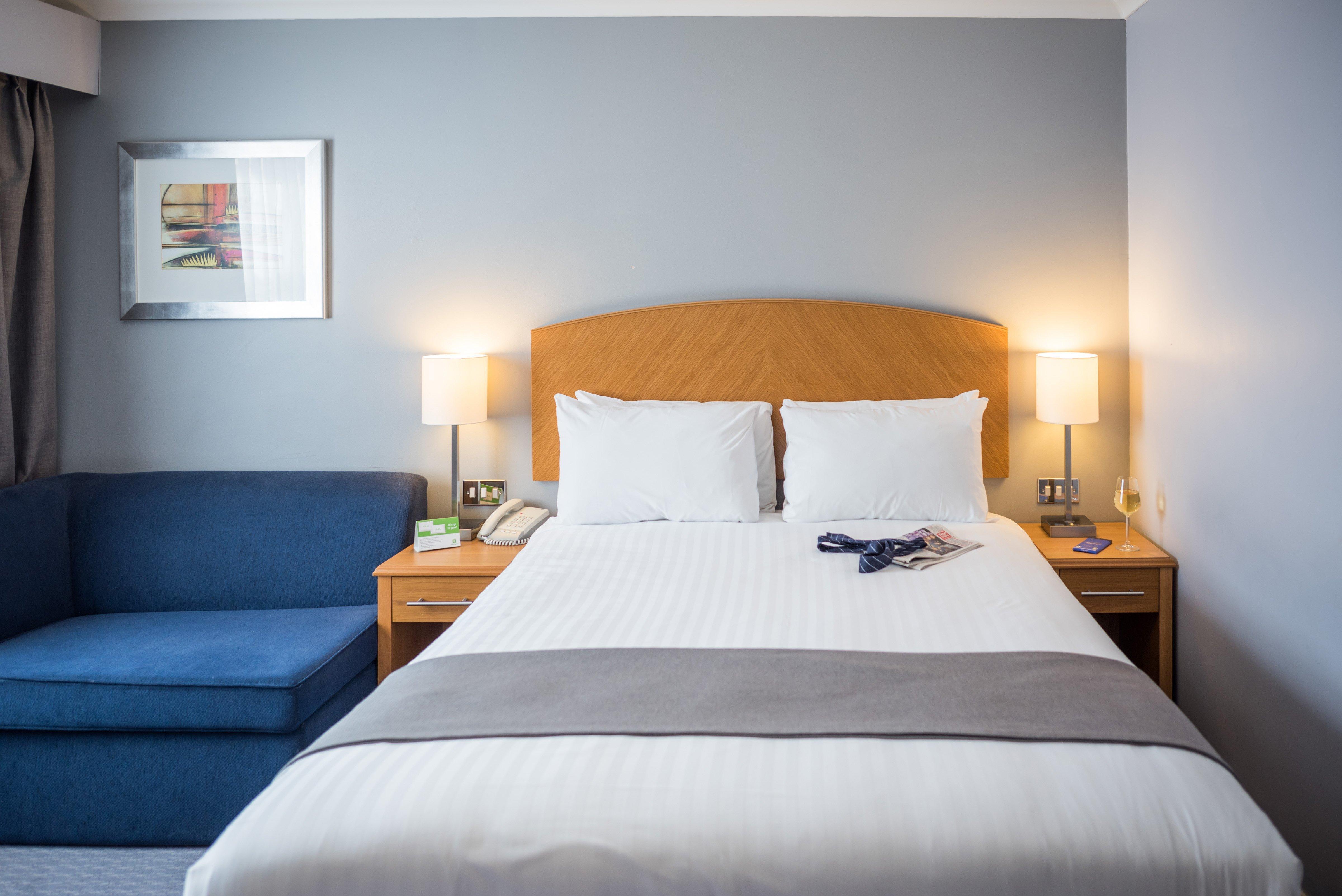 Holiday Inn Manchester West By Ihg Солфорд Экстерьер фото